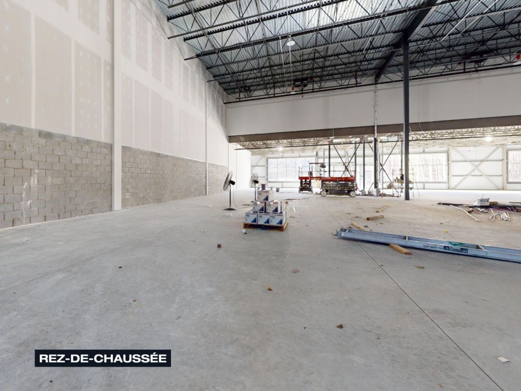 LOCAL INDUSTRIEL � LOUER � PARTIR 5 000 pi2 - Saint-J�r�me