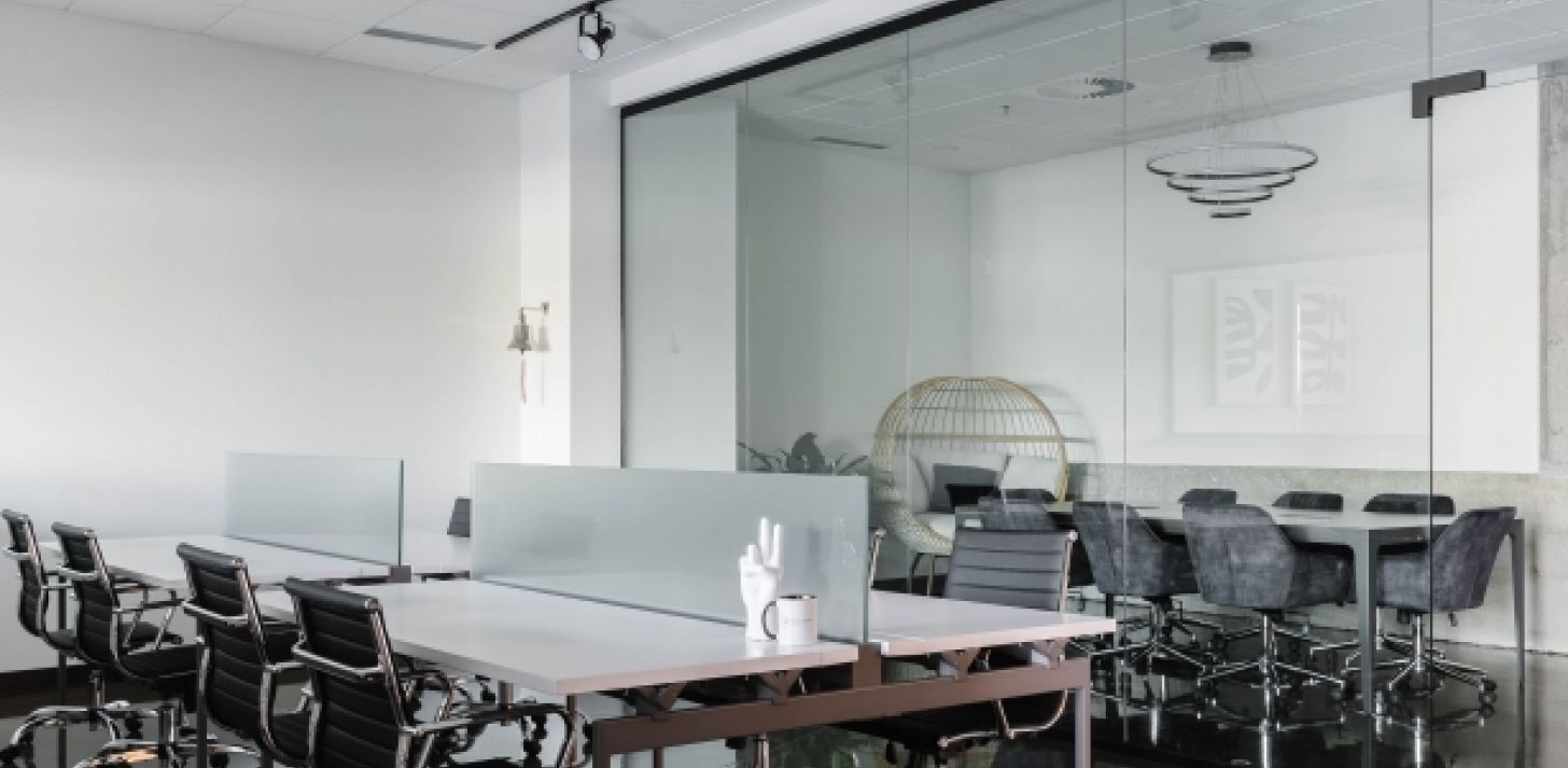 Postes de travail &agrave; la journ&eacute;e ou au mois - &Agrave; louer