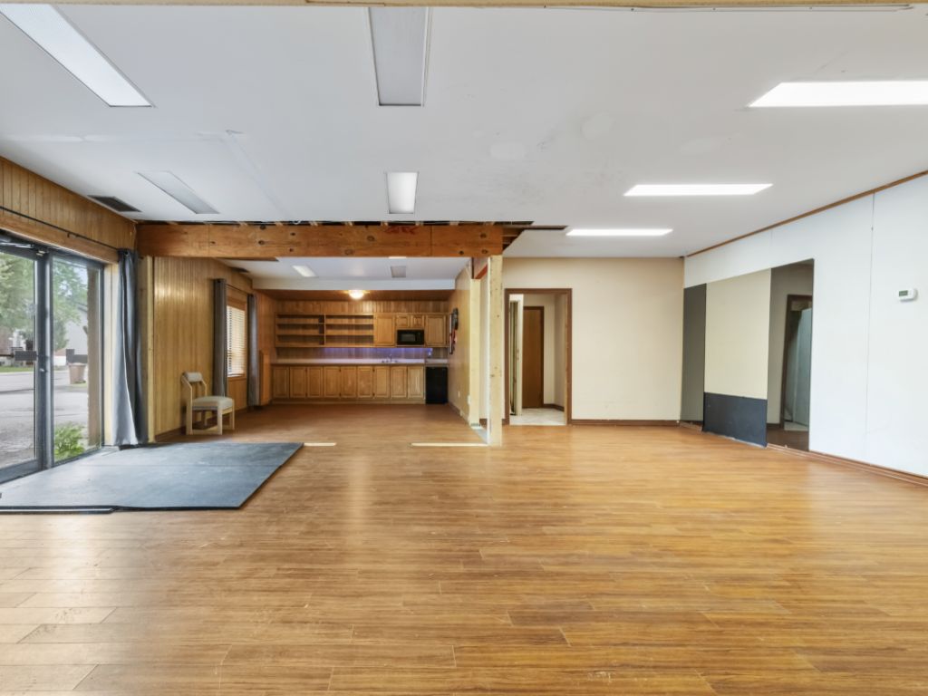 B�timent commercial polyvalent, secteur strat�gique