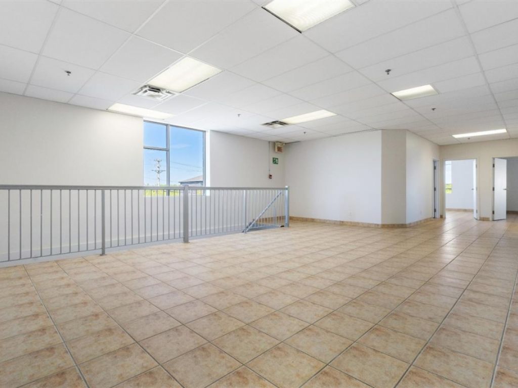 Espace bureau � louer � 683 Mont�e St-Fran�ois, Laval (Saint-Vincent-de-Paul)