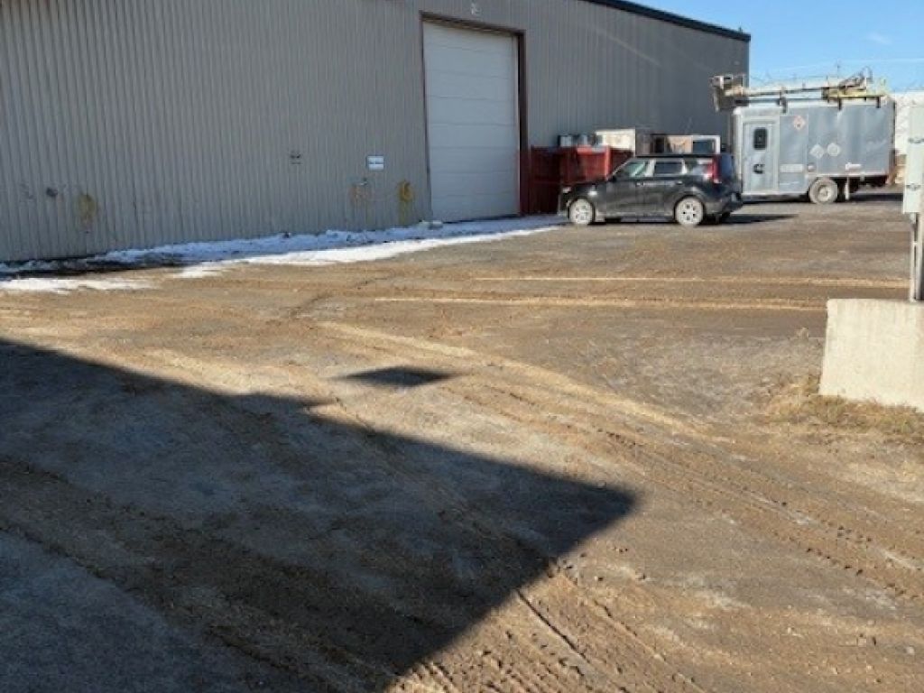 dry and refregirated warehouse available