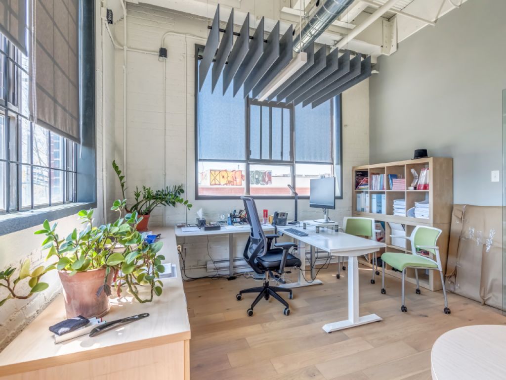 Office and industrial spaces for rent-District Beaumont-6833 De L'�p�e