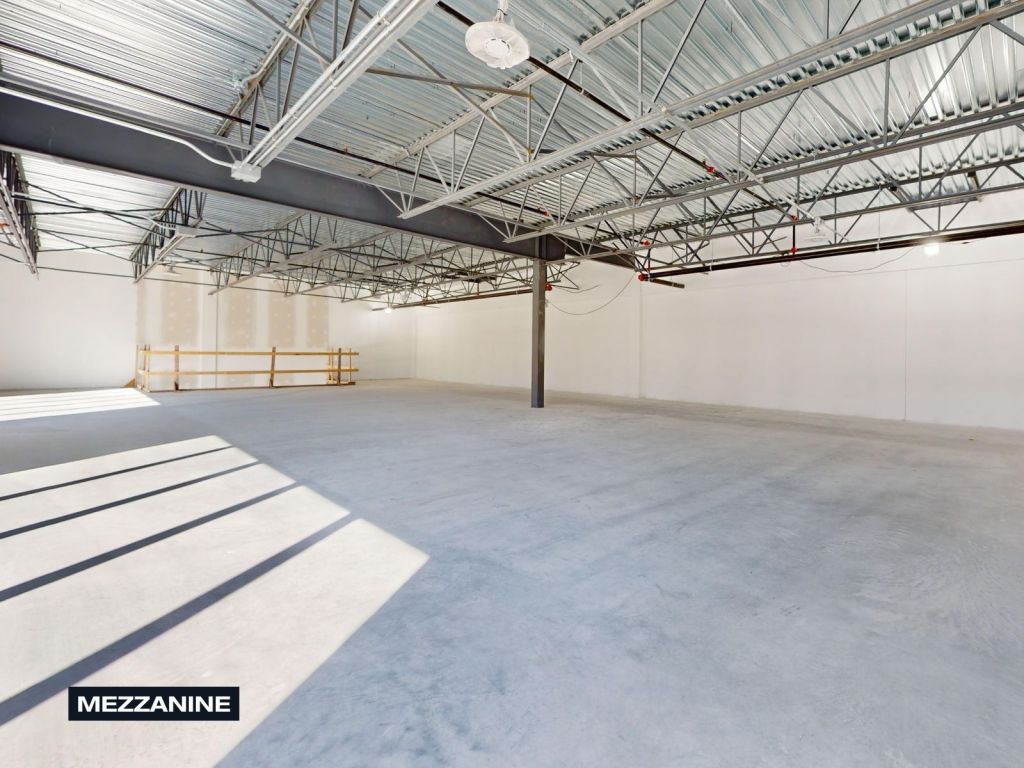 LOCAL INDUSTRIEL � LOUER � PARTIR 5 000 pi2 - Saint-J�r�me