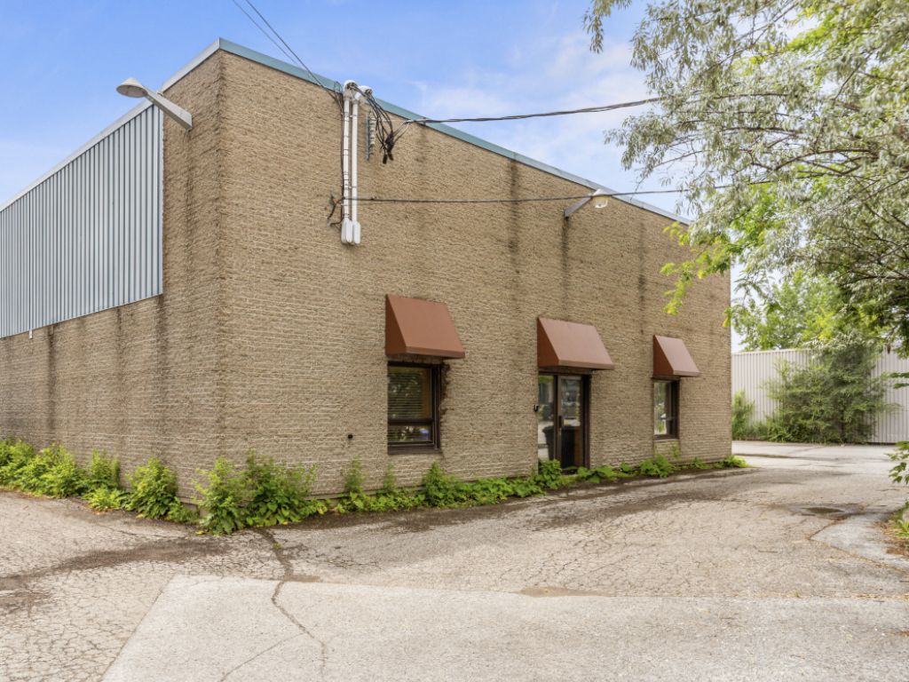 B�timent commercial polyvalent, secteur strat�gique