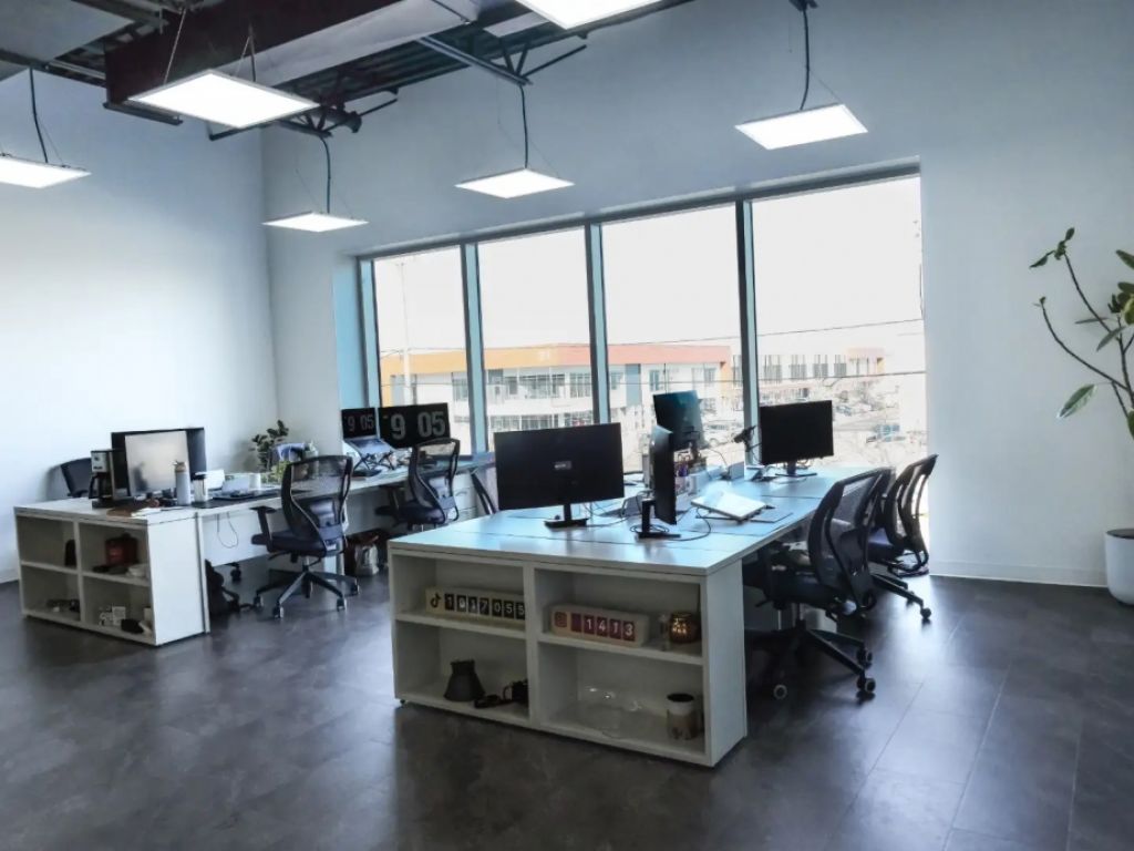 Bureaux cl�s en main � louer � 3 260 pi� � Blainville 