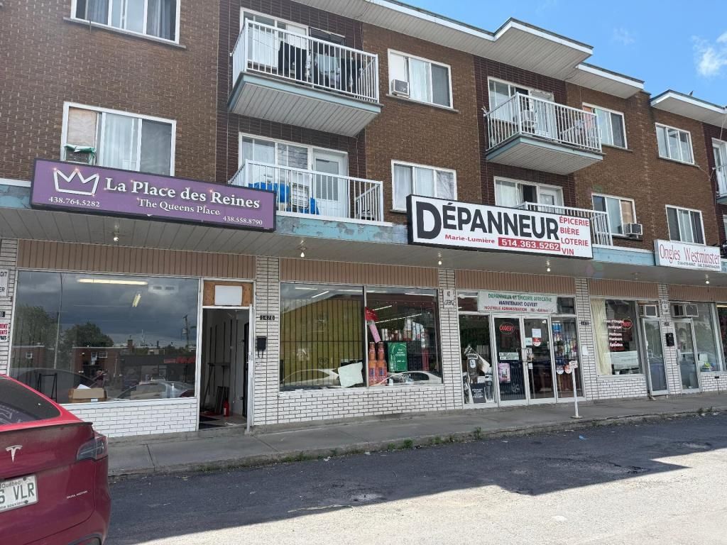 Local de 775pc au rdc dans un centre d'achat � LaSalle