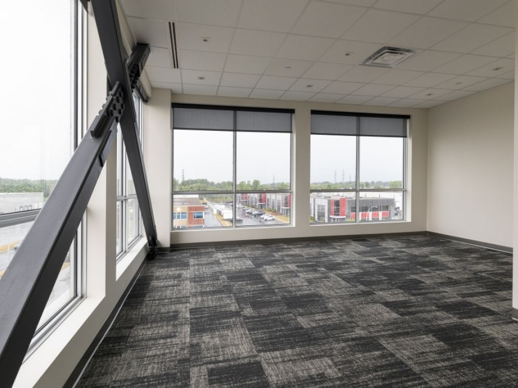 Bureau � louer | Laval | 1 000 � 10 500 PI� 
