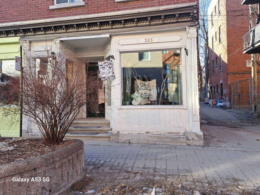LOCAL COMMERCIAL � LOUER SUR LE PLATEAU MONT-ROYAL