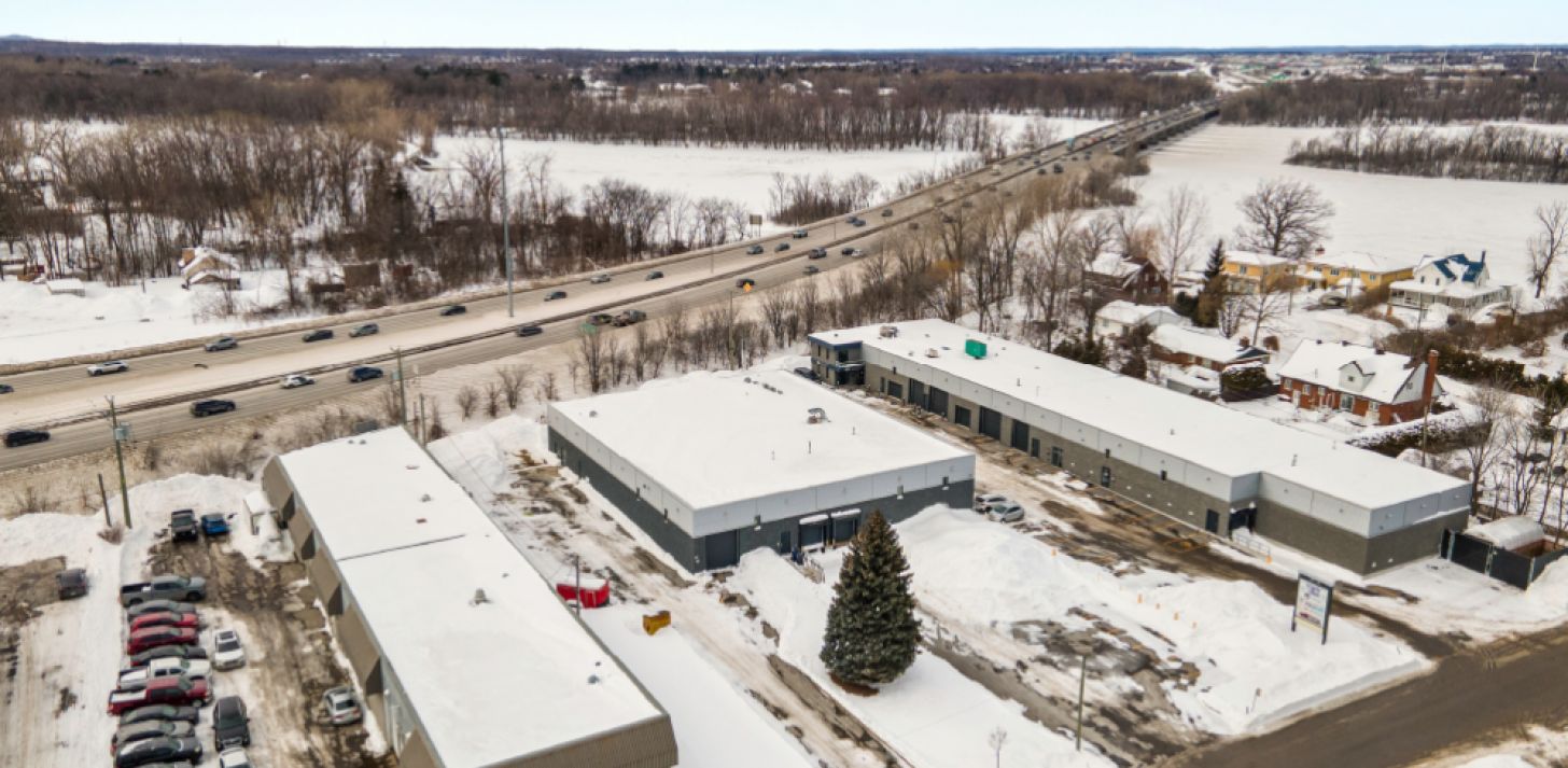 Espace industriel + Bureaux &agrave; louer - &Agrave; louer