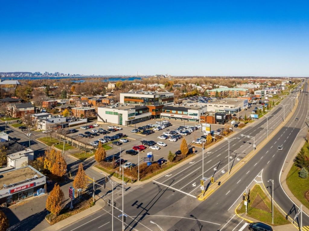 Espace commercial et bureaux divisibles 800 � 10 400 pc � louer La Prairie