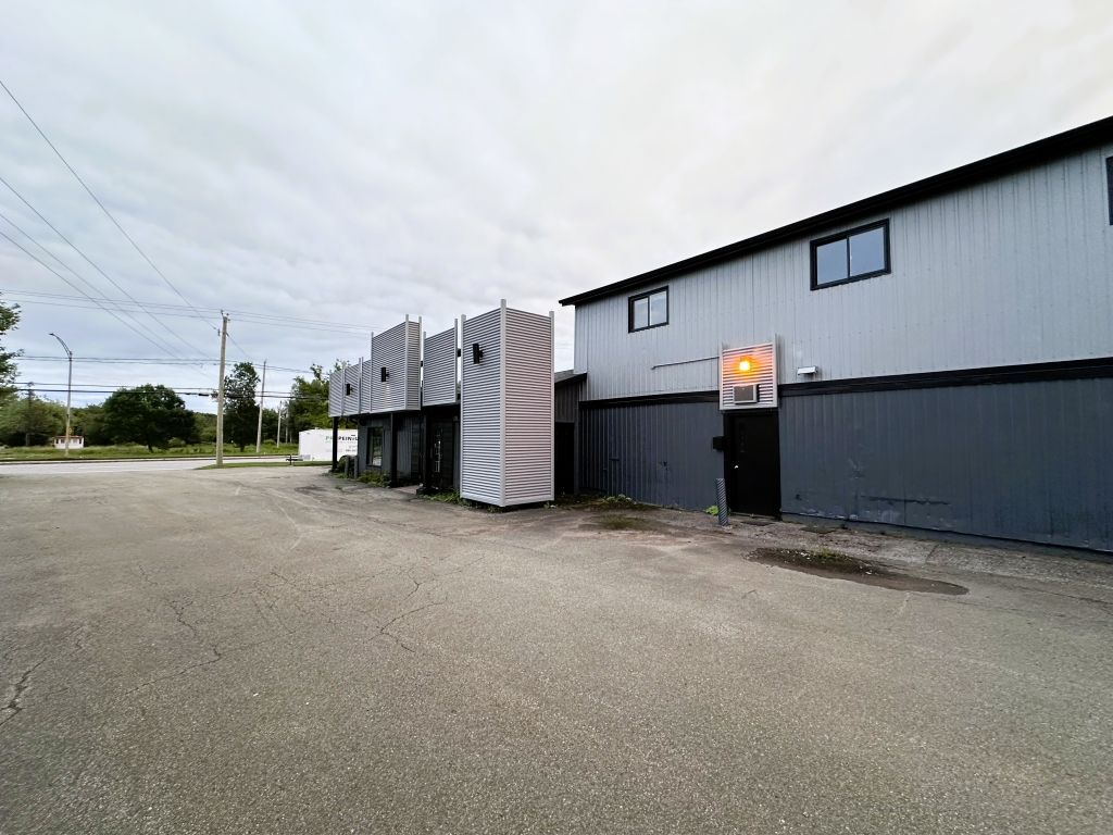 LOCAL COMMERCIAL � SAINT-AUGUSTIN-DE-DESMAURES