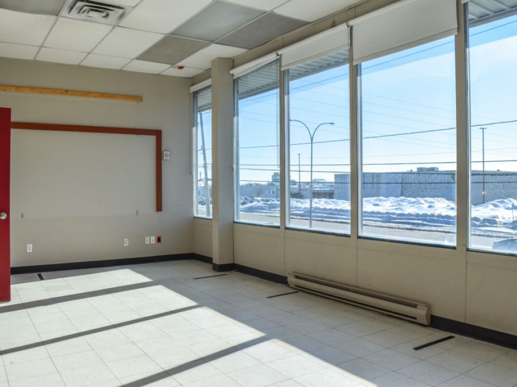 Espaces bureaux � louer en face du Mail Champlain