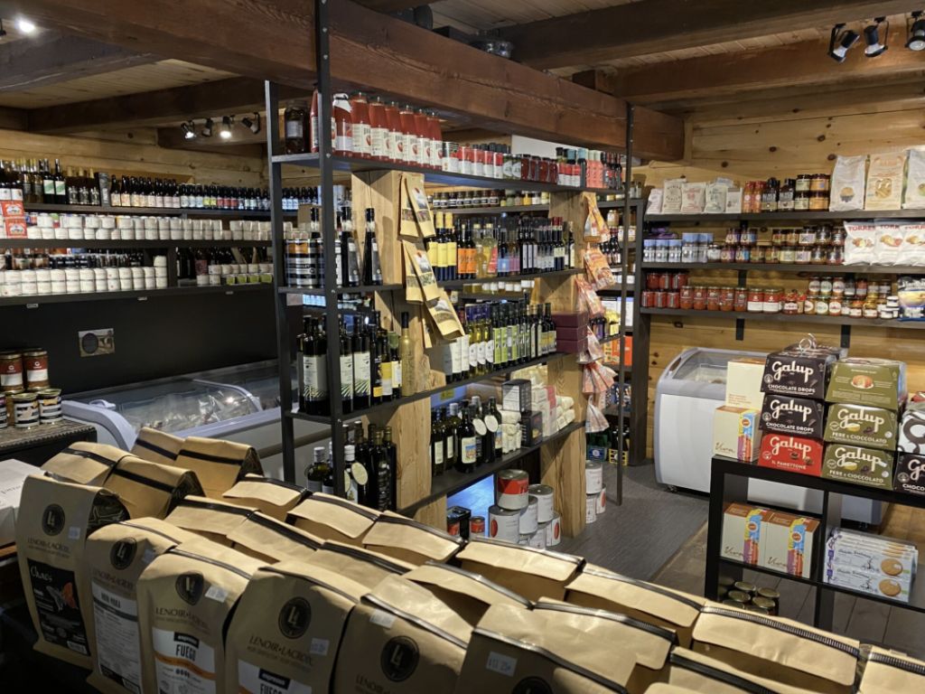 �picerie fine �tablie et reconnue � vendre