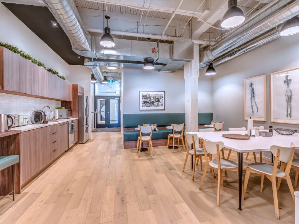 Office and industrial spaces for rent-District Beaumont-6833 De L'�p�e