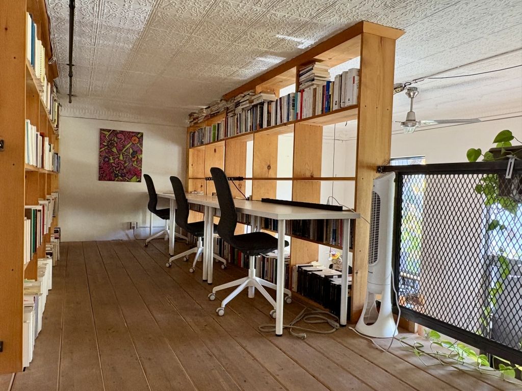Sous-location de bureaux dans le Mile-End � avec terrasse !