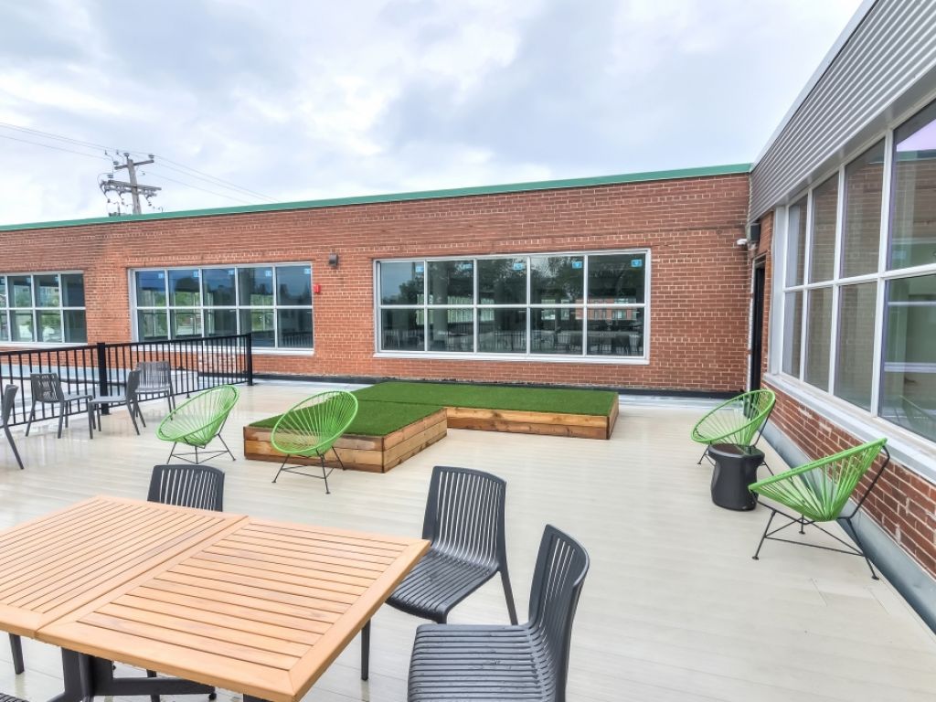 Renovated office space for rent in HOMA, loft-style sunny corner