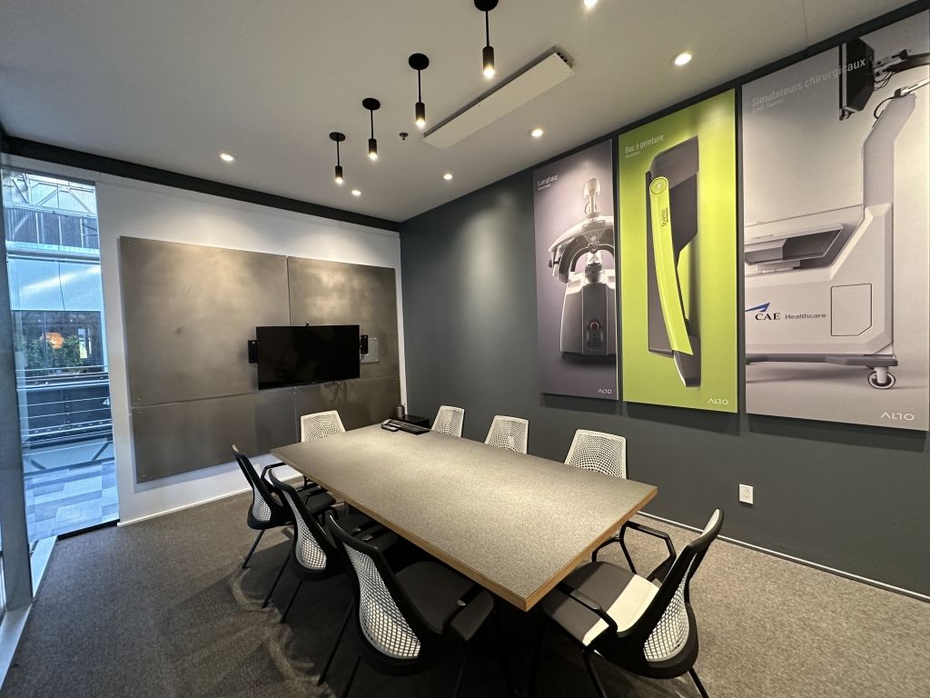 Technop�le Angus     Magnifique espace partag� de 2522 pi ca