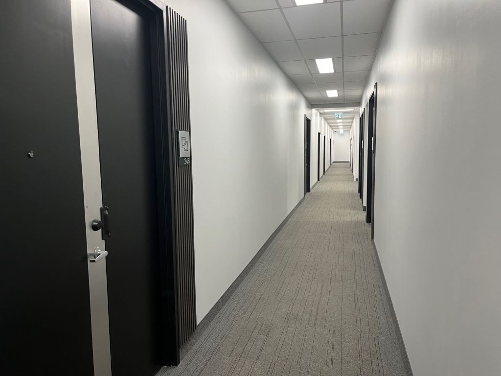 Office of 950 feet for rent with two closed office, large reception and future expansion opportunity