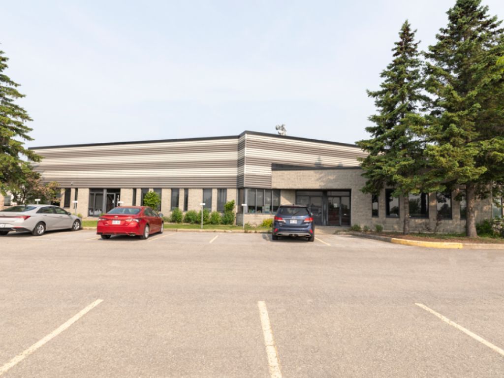 Local industriel � louer | Boisbriand | +50 000 PI�