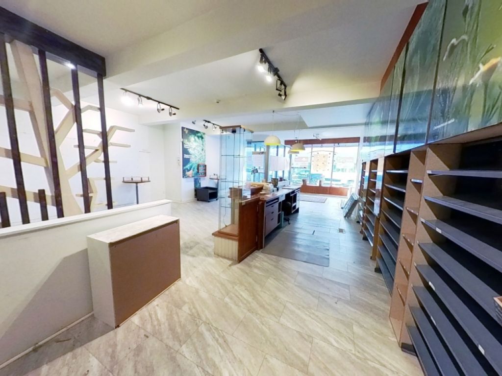 LOCAL COMMERCIAL ST-JOSEPH EST QU�BEC