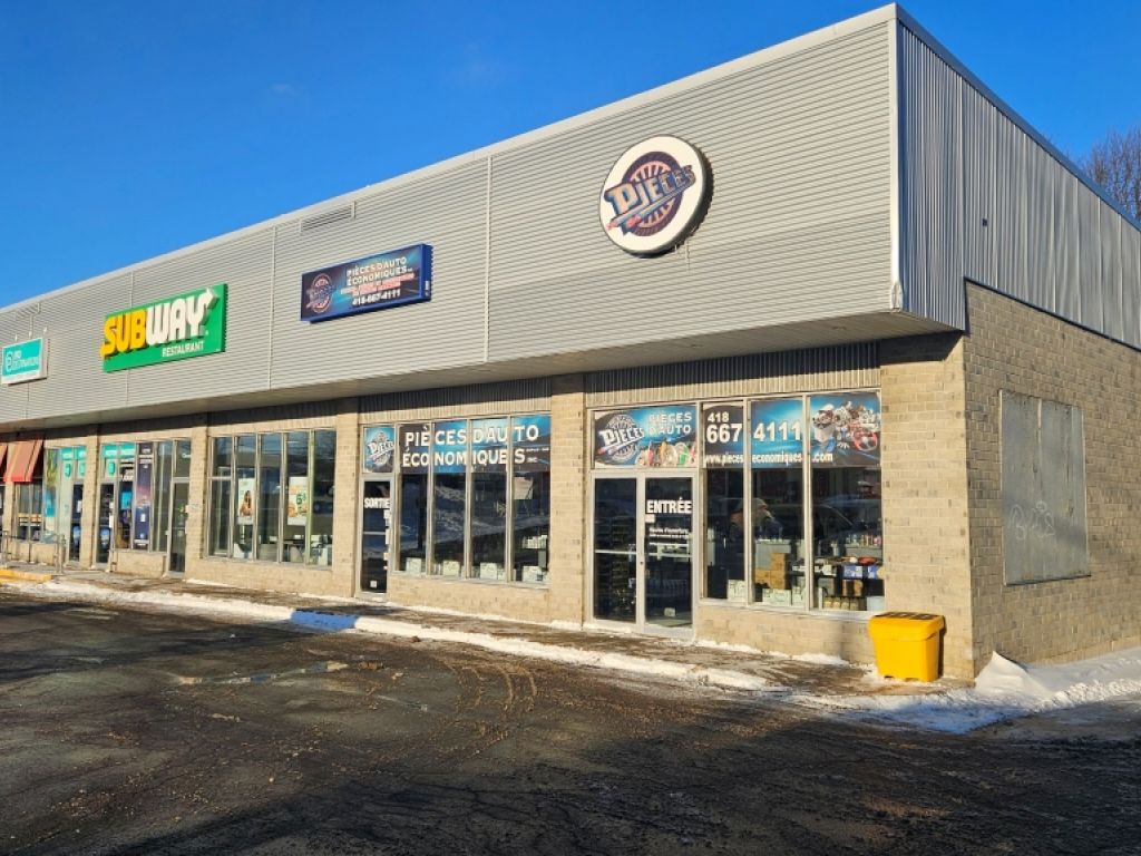 LOCAL COMMERCIAL 1700PC - RUE SEIGNEURIALE BEAUPORT