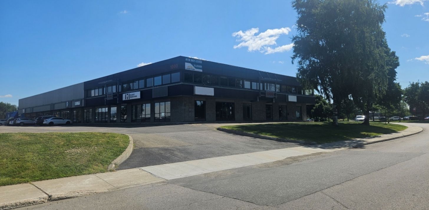 Local en RdC de bureau avec section porte de garage - &Agrave; louer