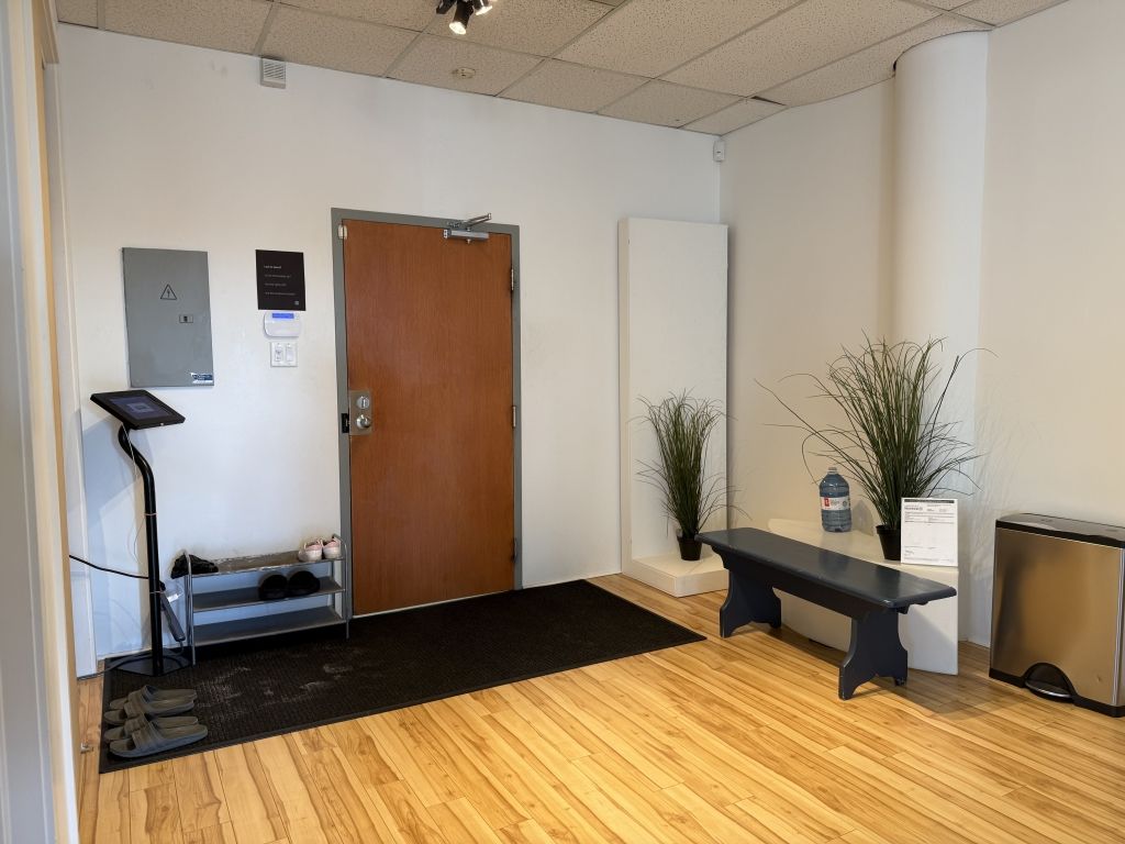 Espace bureau de coin ensoleill� � louer Plateau