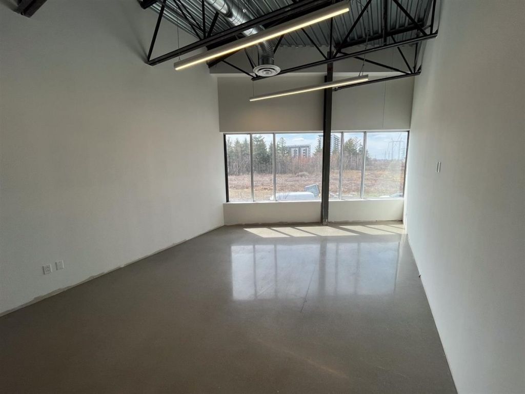 Bureau � louer � 17990 Rue des Gouverneurs, local 105-200, Mirabel