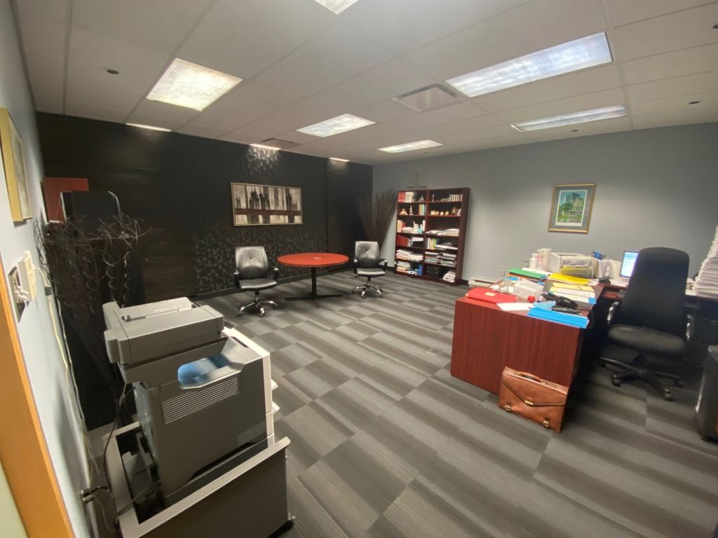 2511 chemin Sainte-Foy  Une adresse professionnelle au c�ur de Sainte-Foy