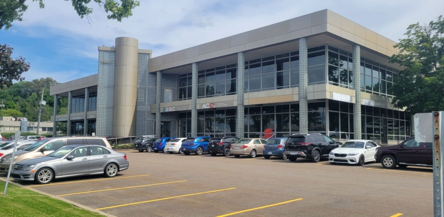Bureau &agrave; louer &agrave; Sainte-Foy � 1995, rue Frank-Carrel, locaux 202, 202A, 202M et 220 - &Agrave; louer