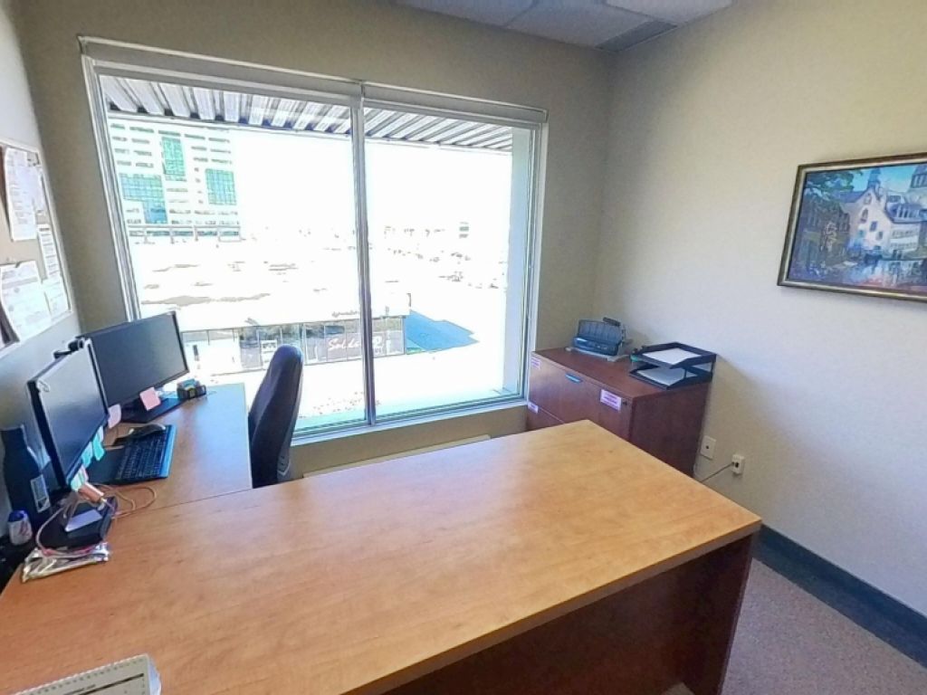 Grand espace de bureaux moderne � Saint-Malo / Saint-Sauveur