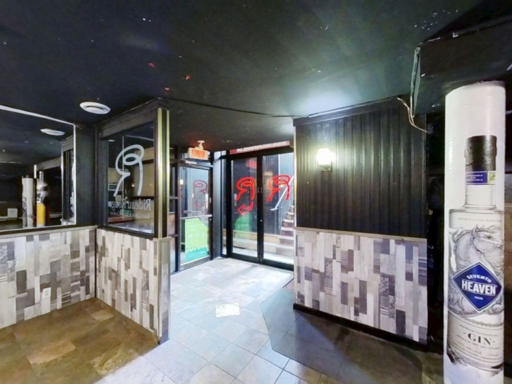 LOCAL COMMERCIAL QUARTIER MONTCALM