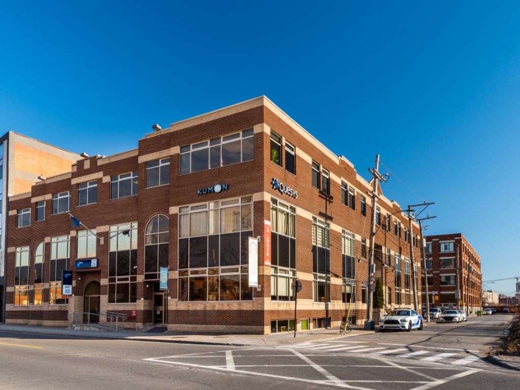 Loft-style Office spaces for rent-District Beaumont-6855 de l'�p�e