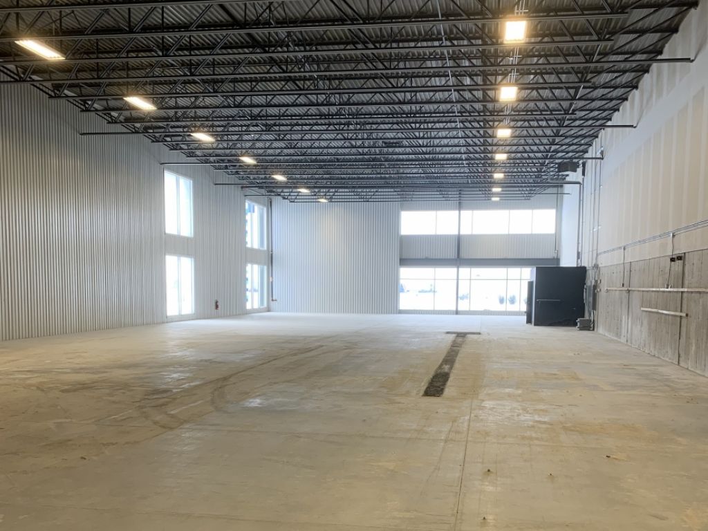 Local commercial / industriel � louer 6000, 9000 et 15000 pi.ca�St-Mathieu-de-Beloeil   Bordure de l'autoroute