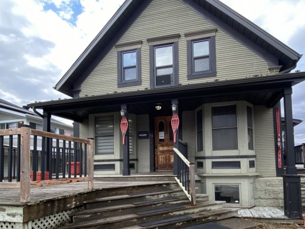 Local commercial-bureaux-magasins � louer au coeur de Sutton 