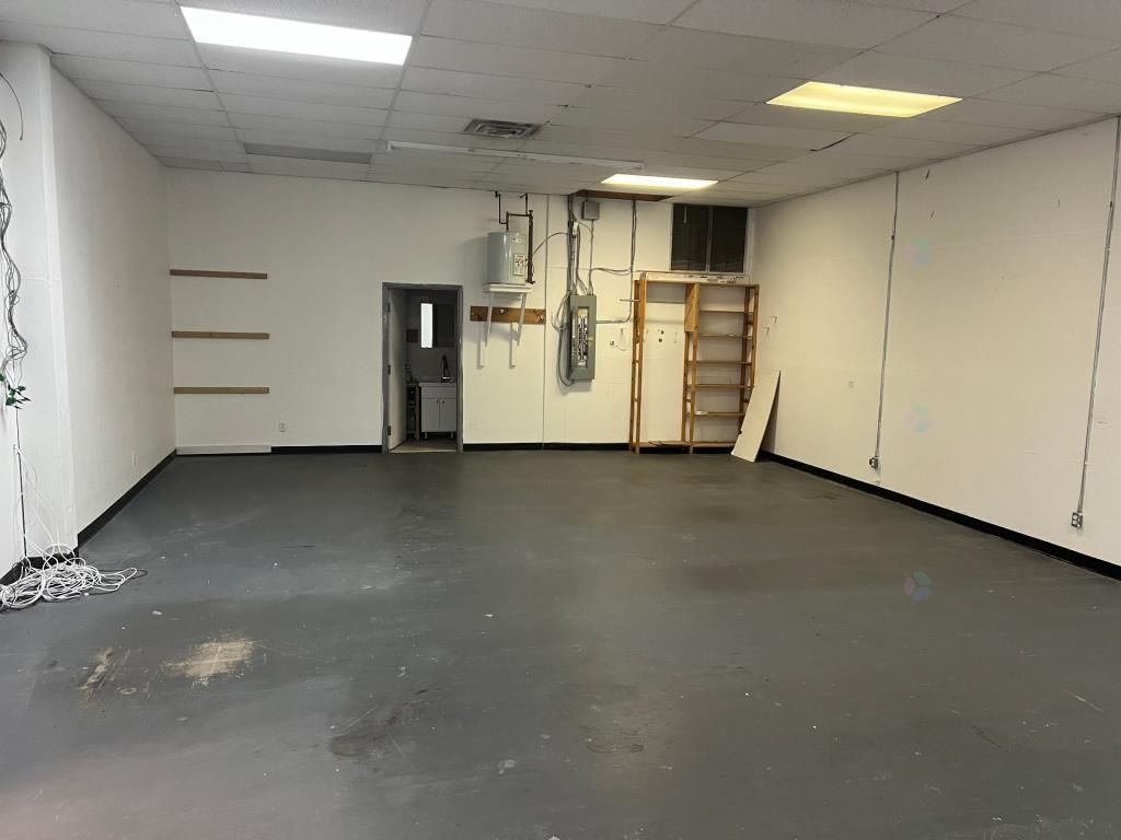3400pc Emplacement de choix sur Jean-Talon Est � St-Leonard