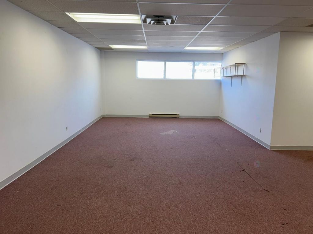 Bureau 931 pc rue Sherbrooke 625$* Montr�al Mercier