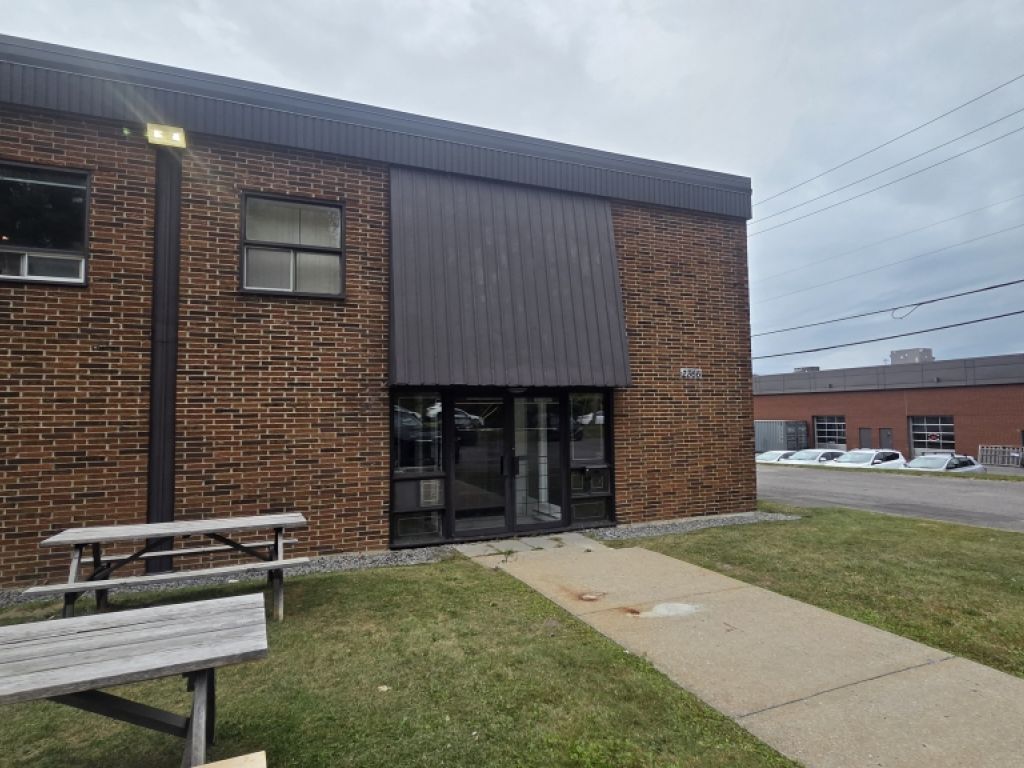 Local industriel/commercial � Parc Colbert - 2366-190 Galvani