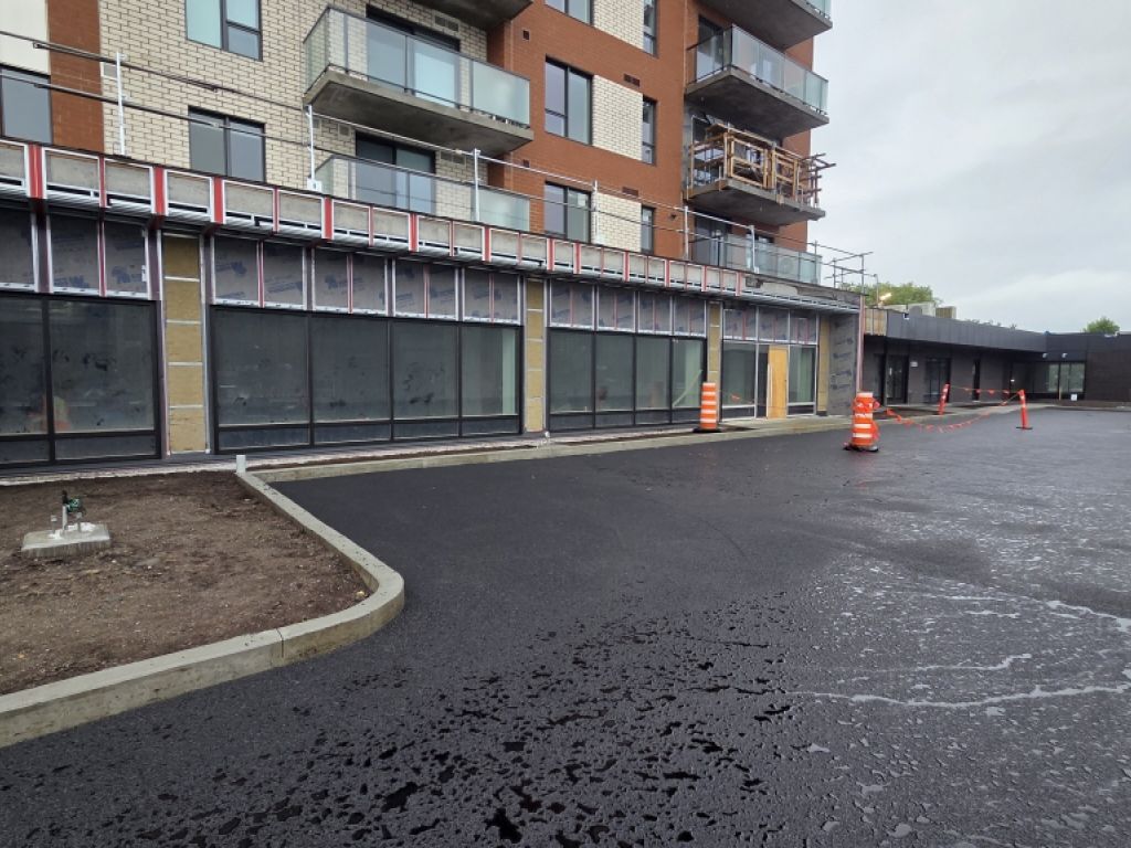 Local commercial � louer � L�vis � Le Rinfret, 5355, boulevard Guillaume-Couture, espace commercial 1