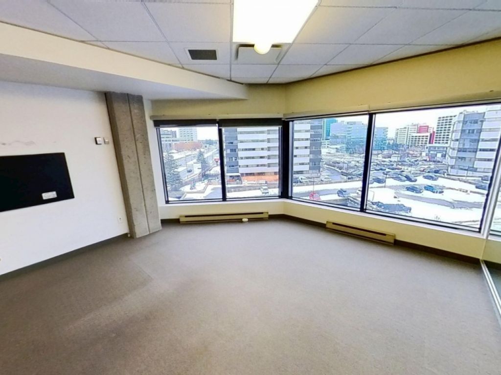 Espace de bureaux moderne � Place Iberville II