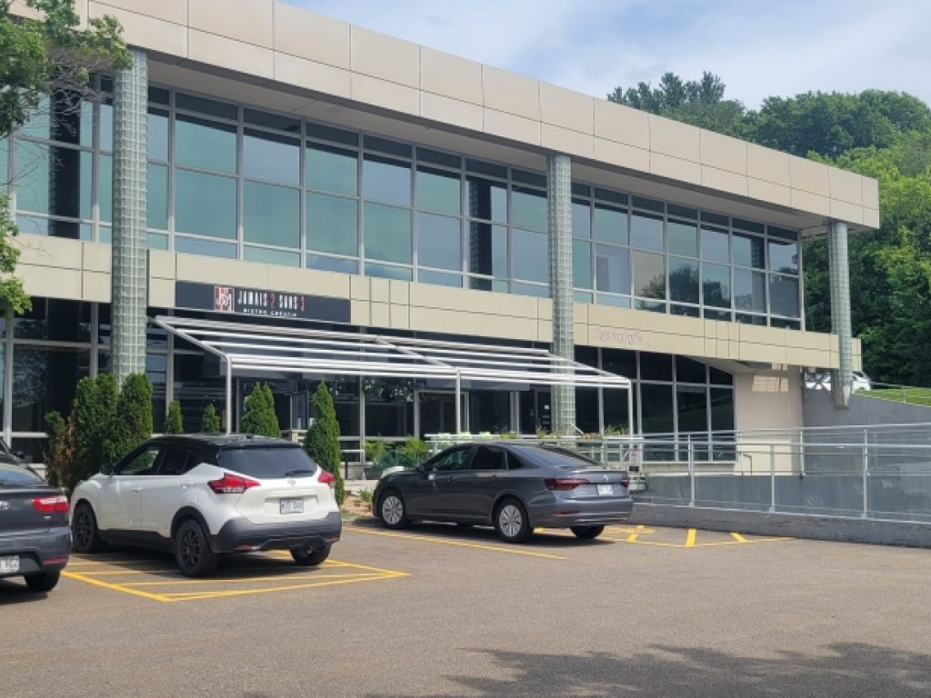 BUREAUX - LOCAL POLYVALENT FACILE � AM�NAGER