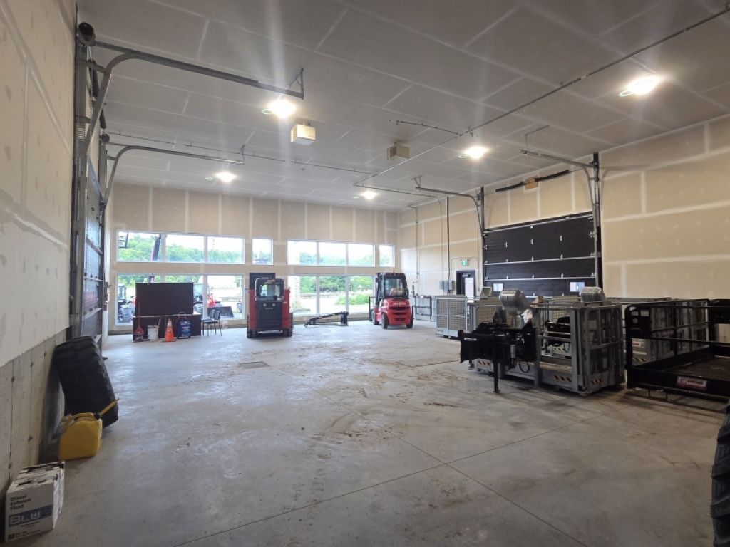 Local commercial/industriel - Ch�teau-Richer