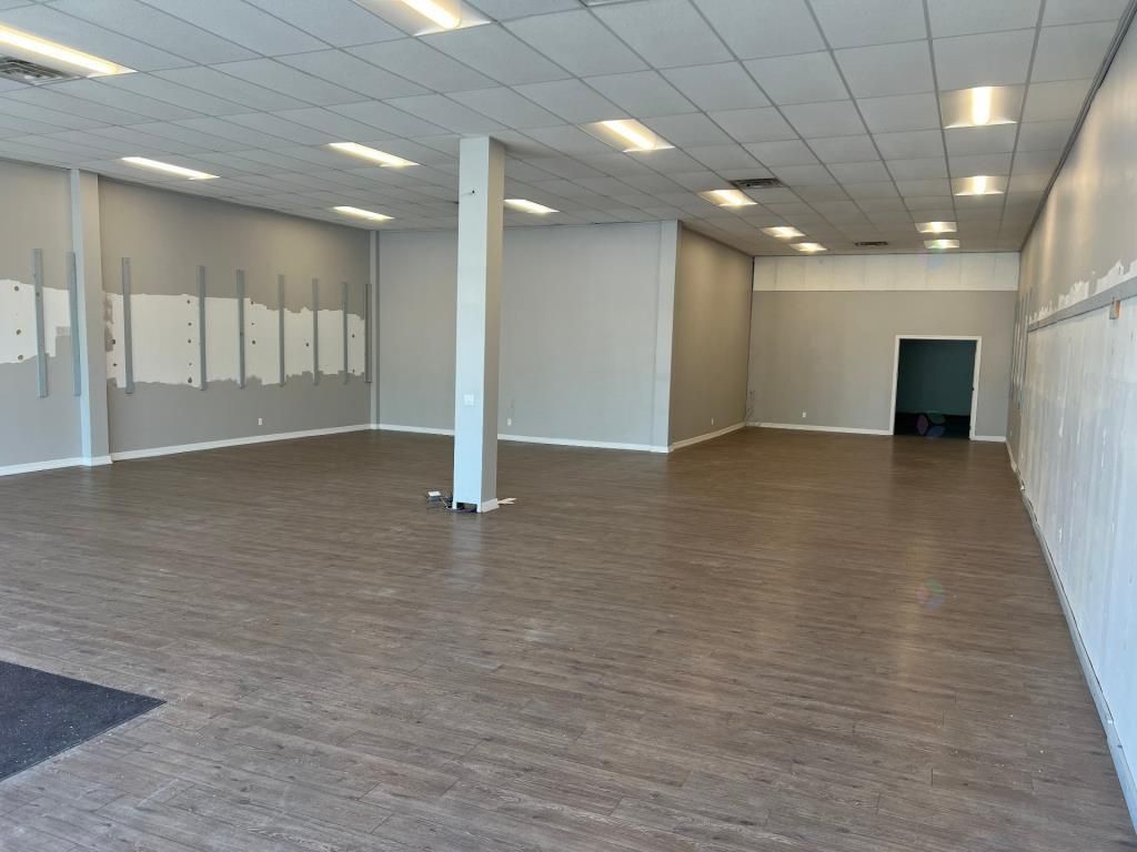 3400pc Emplacement de choix sur Jean-Talon Est � St-Leonard