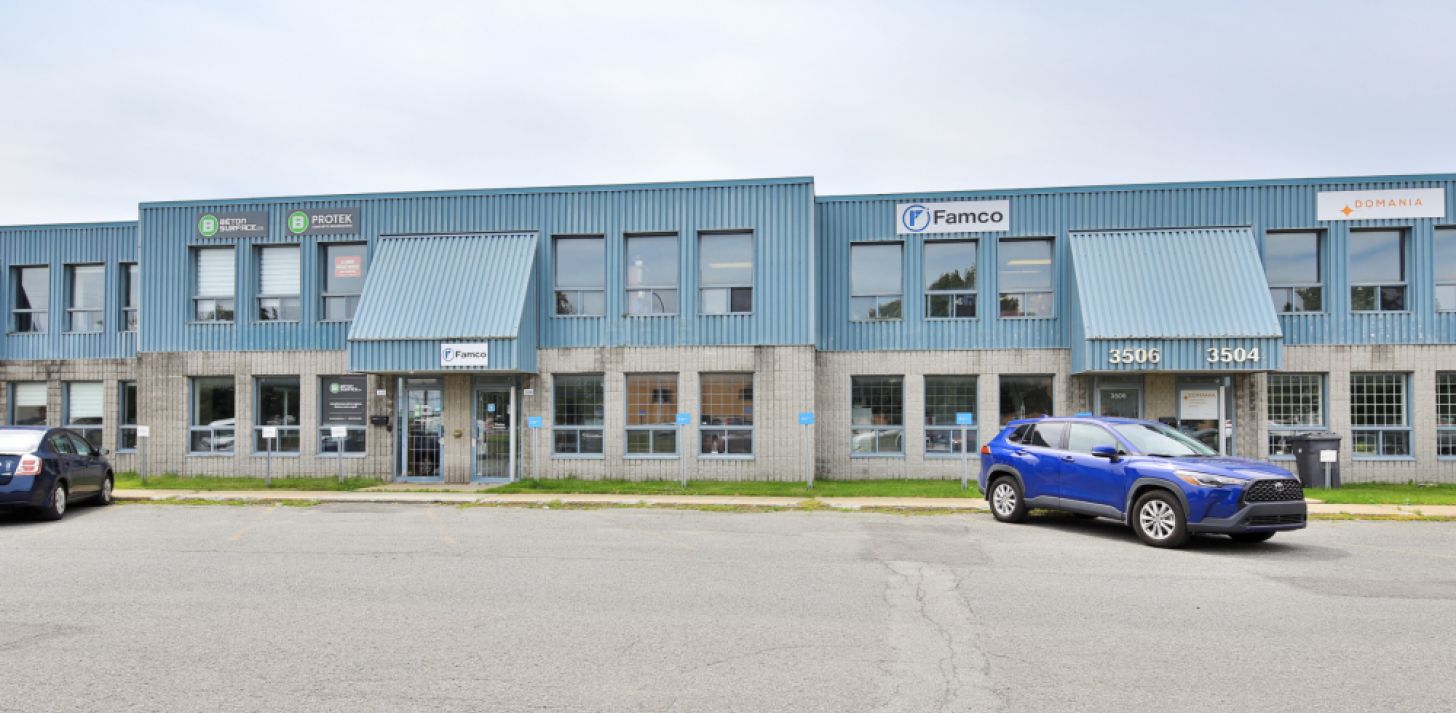 Espace industriel &agrave; louer id&eacute;alement situ&eacute; &agrave; Saint-Hubert - &Agrave; louer