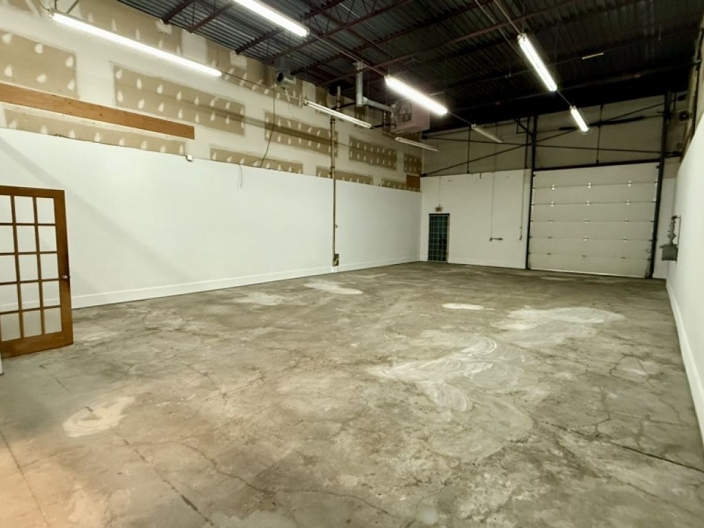 Espace industriel � louer - 1275 Rue Bergar