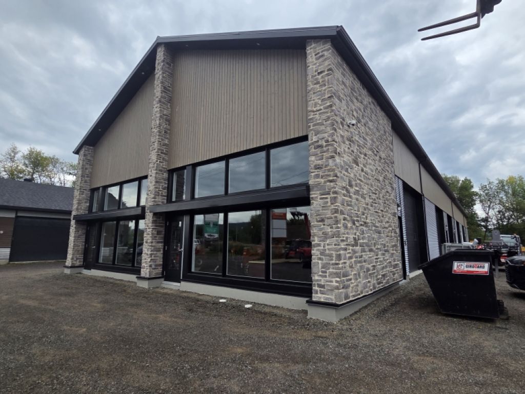 Local commercial/industriel - Ch�teau-Richer