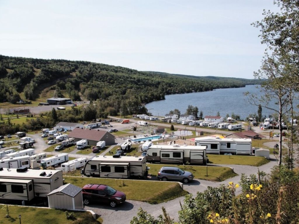 Camping 5 �toiles � vendre au coeur du Bas St-Laurent