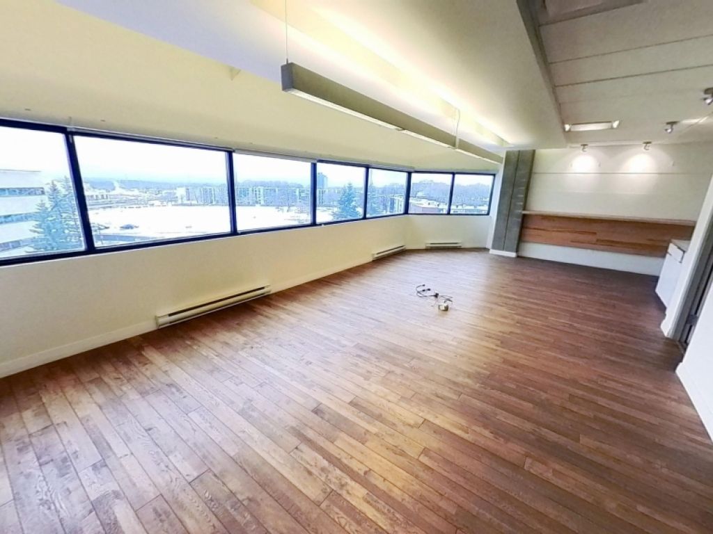 Espace de bureaux moderne � Place Iberville II