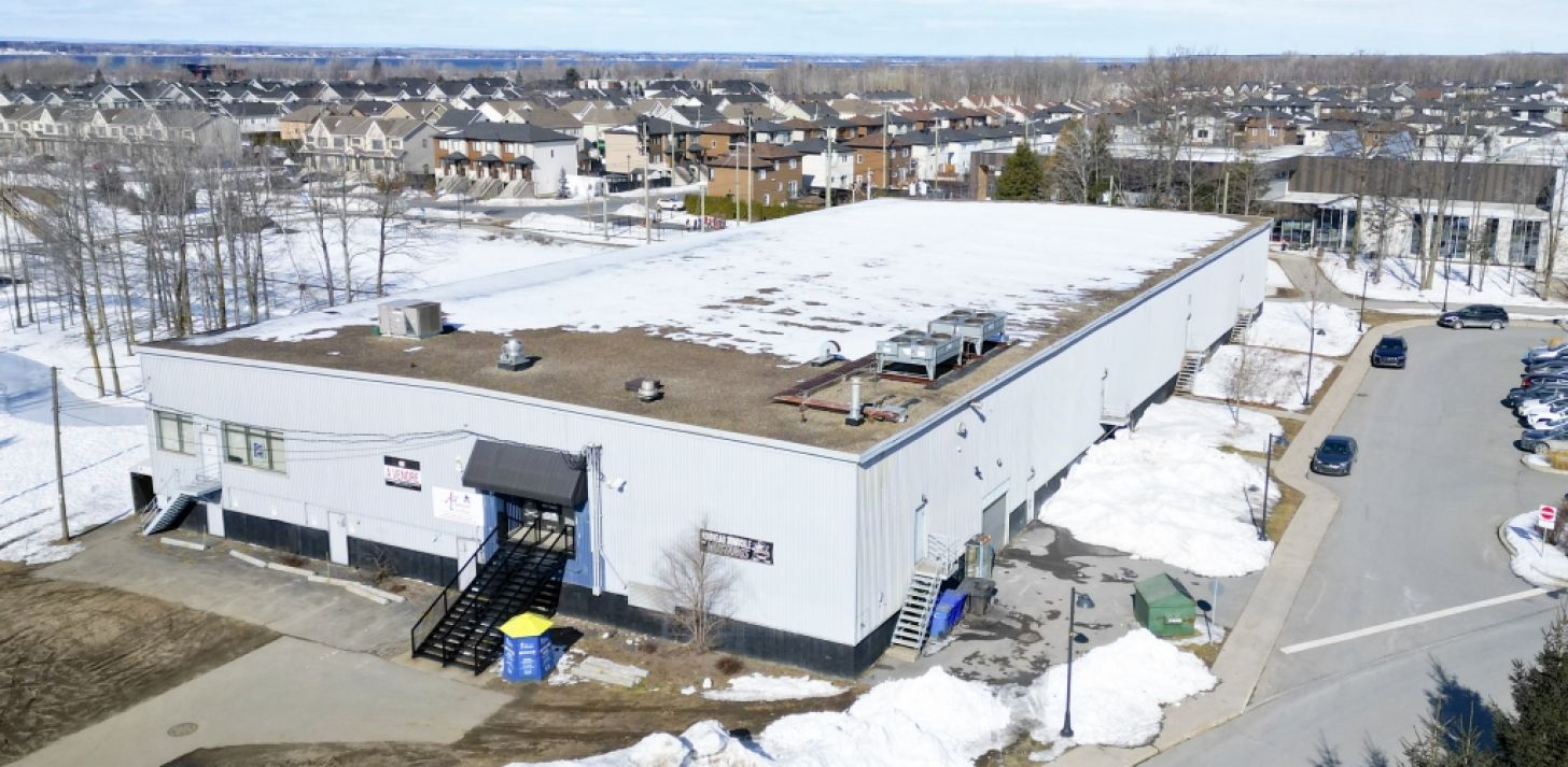 Ar&eacute;na &agrave; vendre - &Agrave; vendre