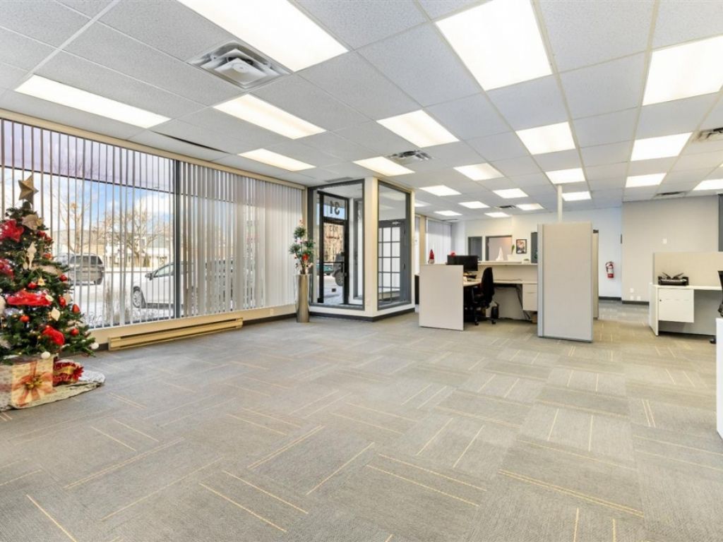 Espace bureau � louer - 31 Boul. de la Seigneurie E., local 103